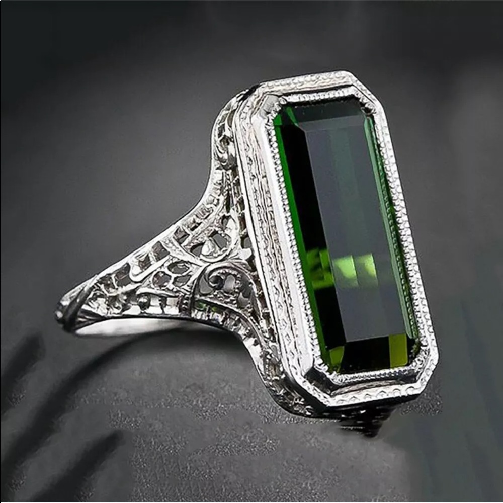 New Charming 925 Silver Ring 8.2ct Emerald Engagem - Picture 2 of 4